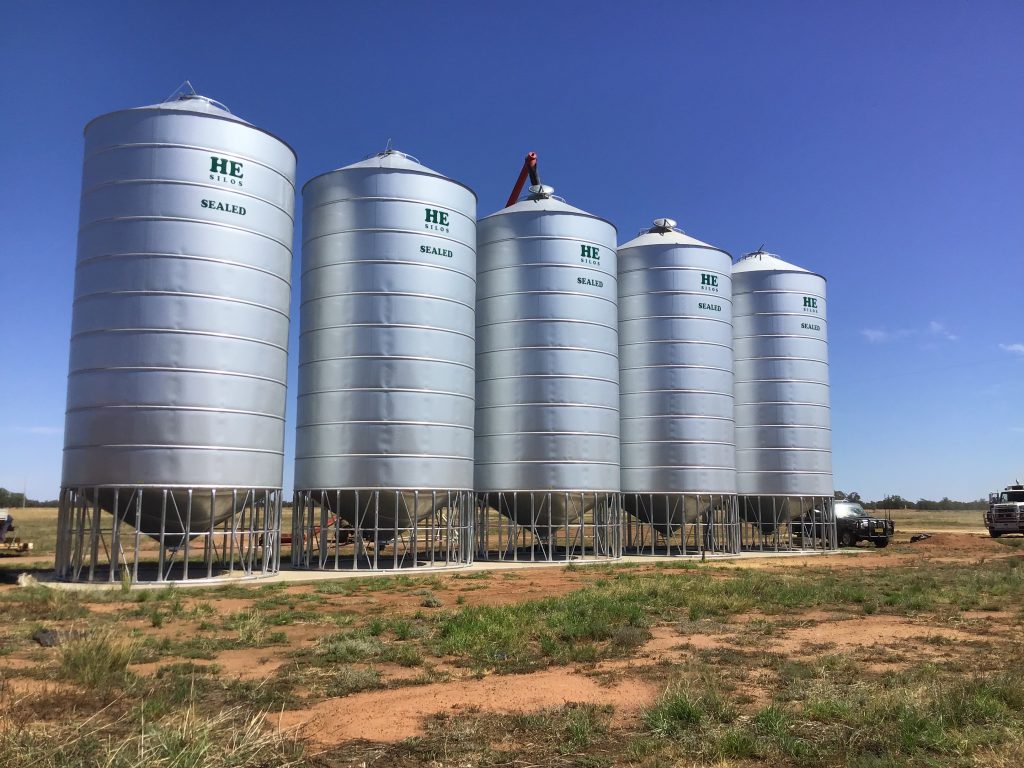 HE Silos Row of 5 x 130T Grain Silos